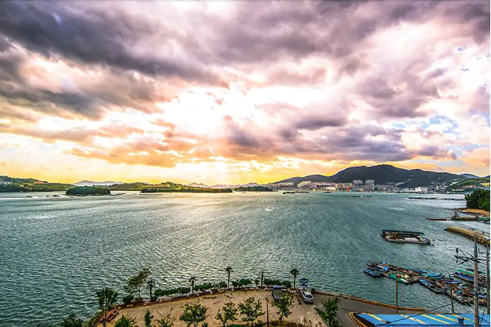 Yeosu White Village Pension