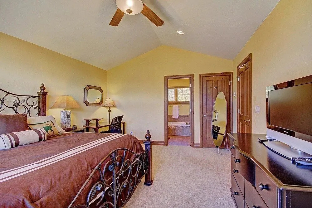 Highland Greens Linden 3 Br townhouse by RedAwning