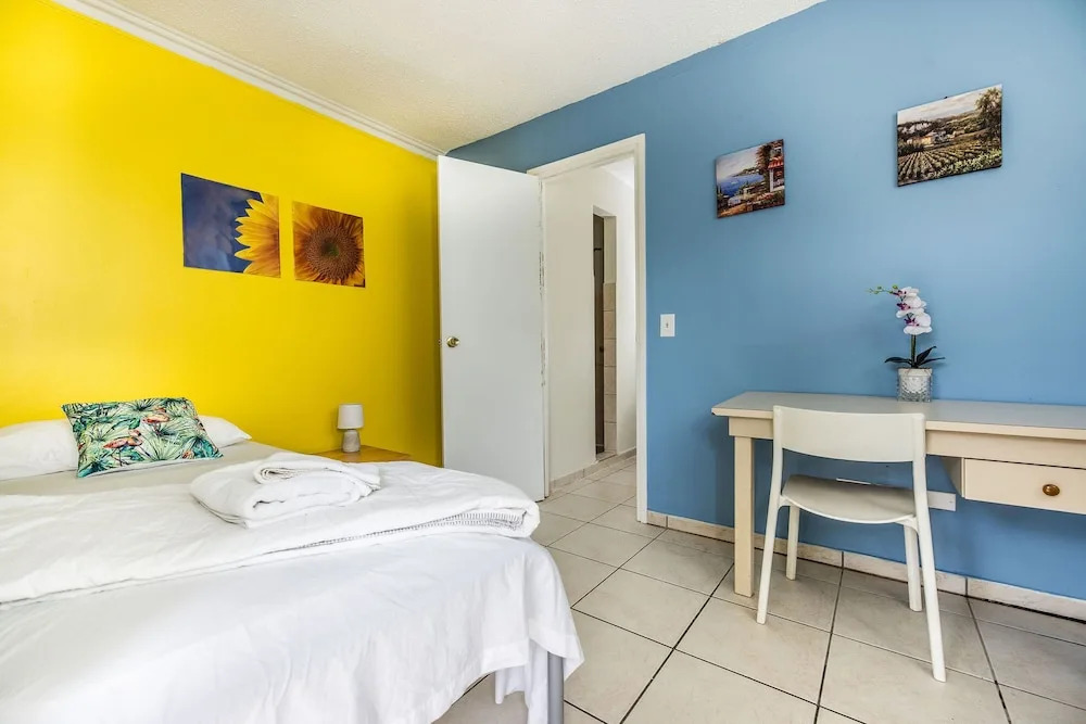 Van Gogh Inn Aruba