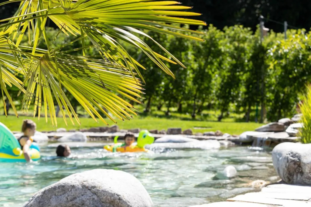 Kreuzwegerhof Nals - Apartments with Pool and Air Conditioning near Merano & Bolzano
