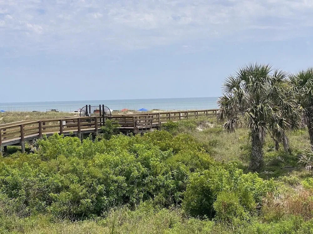 Life's A Beach~oceanfront 2 Bedroom Condo by RedAwning