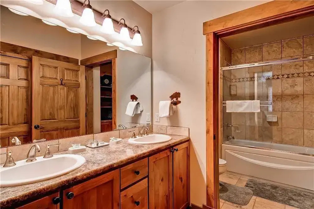 3102 Champagne Lodge, Trappeur's Crossing Apartment 2