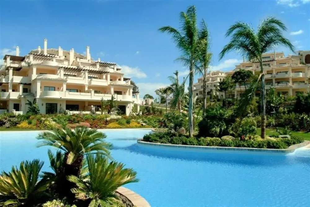 Apartment with 2 Bedrooms in Benahavís, with Pool Access, Furnished Terrace And Wifi - 9 Km From the Beach