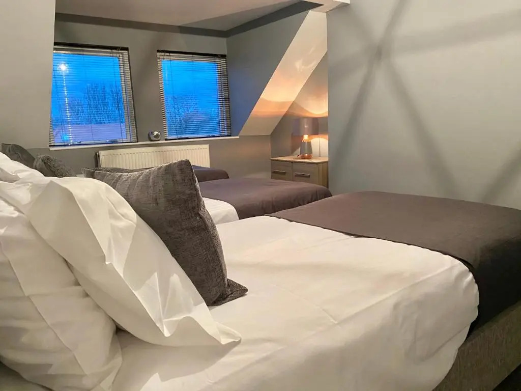 Alpheus Living: Newsham Apartment