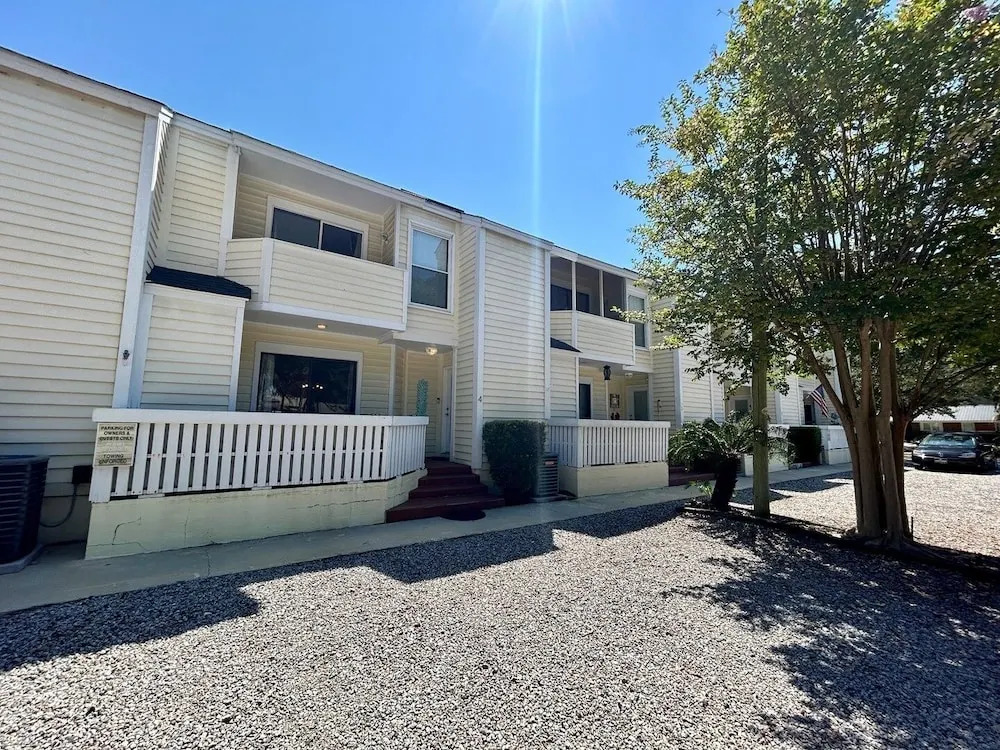 Sealoft 4 2 Bedroom Home by RedAwning