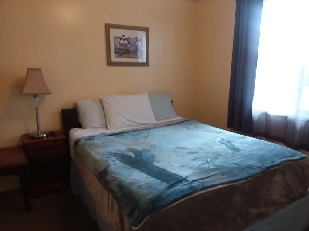 Shiny Motel