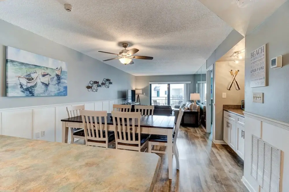 Sunny Ormond Beach SOB Condo, Pool, No Drive Beach