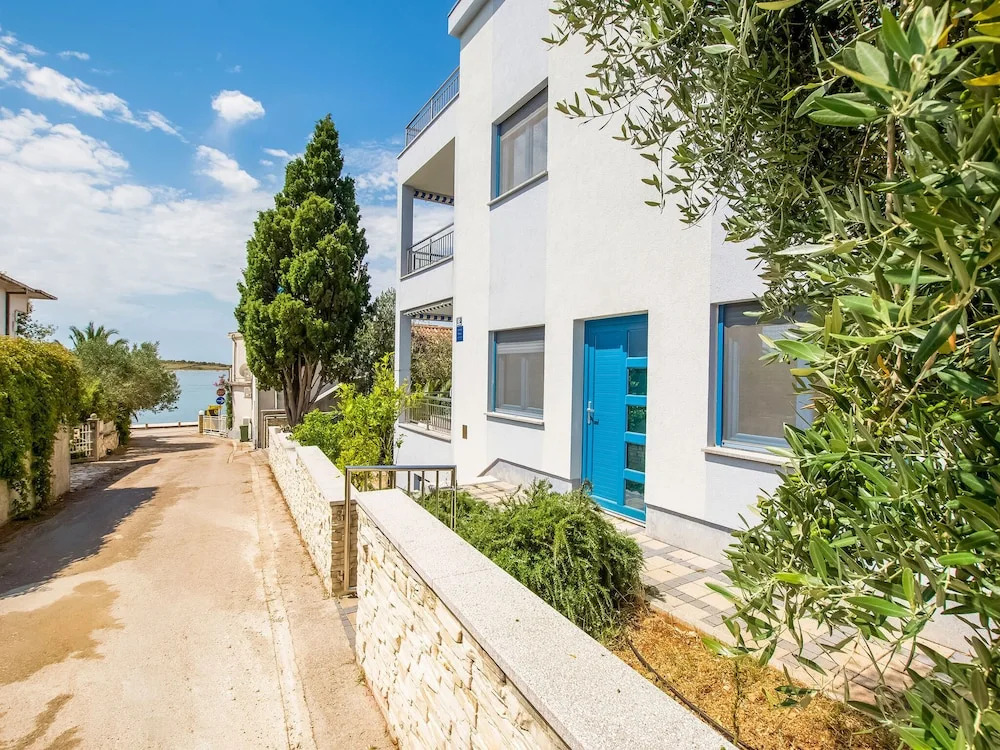 Lovely Apartment in Novalja with Patio near Sea Beach