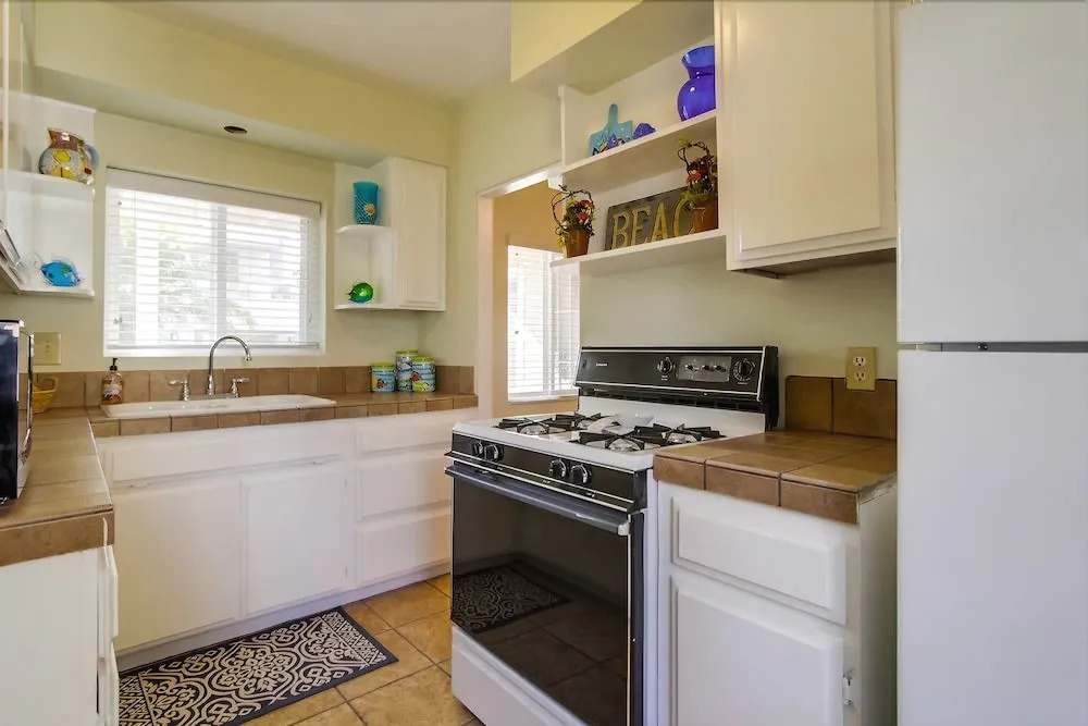 Little Pearl 2 Bedrooms 1 Bathroom Condo