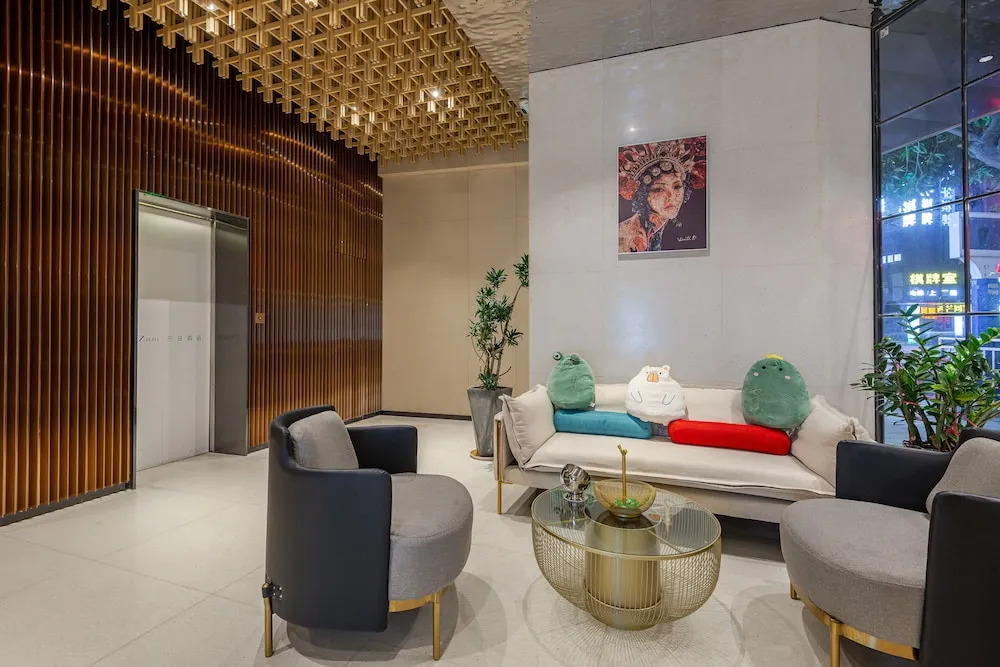 Shenzhen East Railway And Buji Subway Station Ranch Hotel