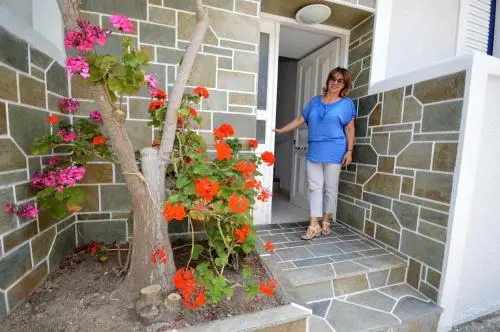 Yiannis Studios