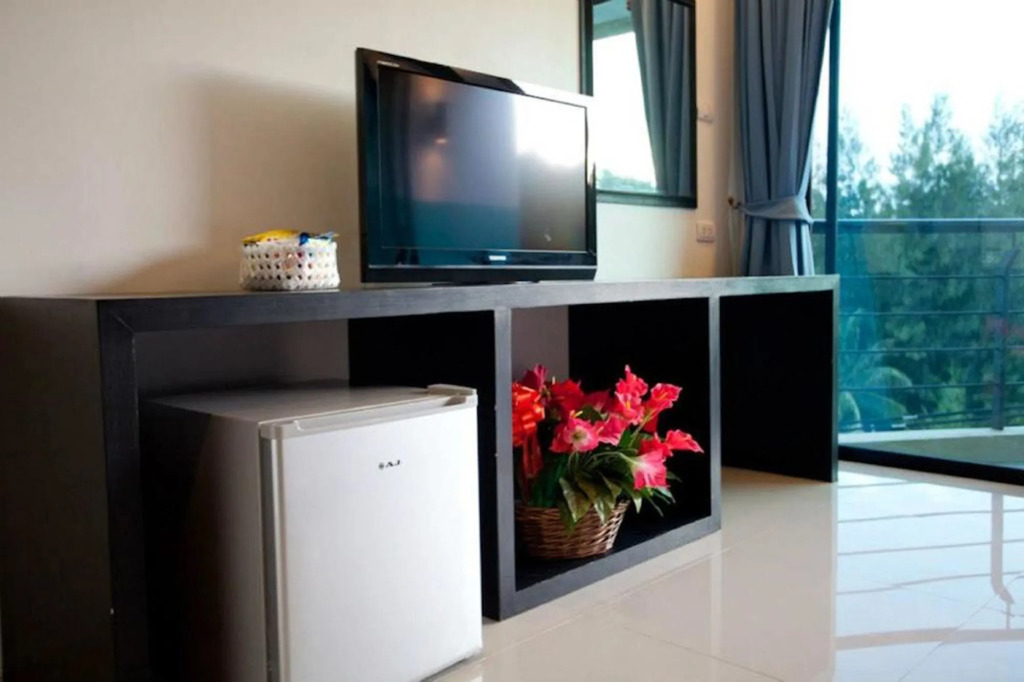 Free Way Kata Beach Hostel