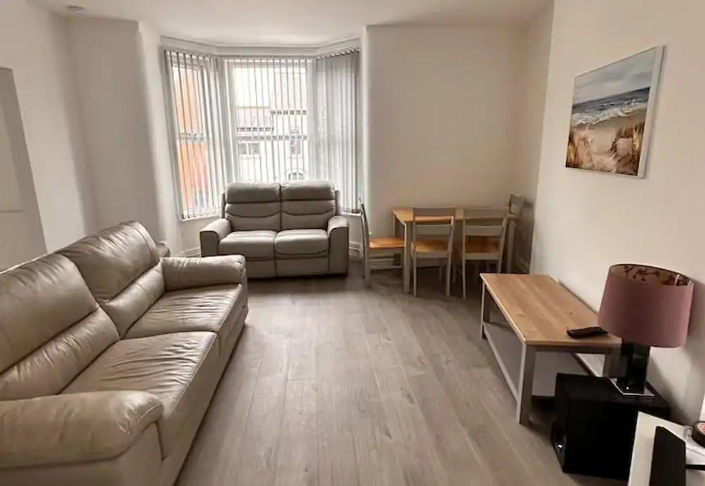 Apartment Sleeps 2 With Wifi