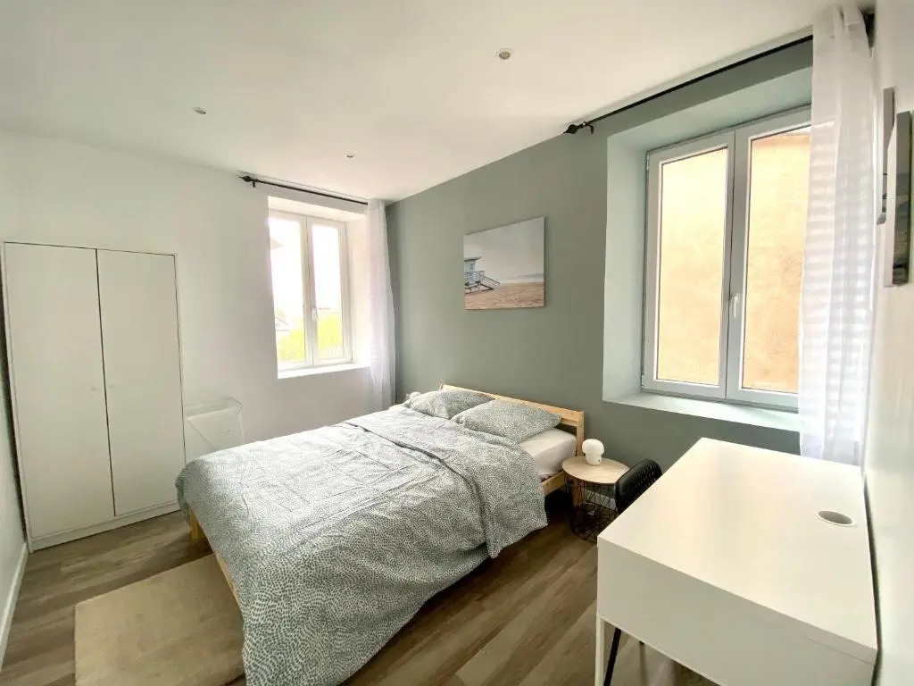 Très beau T2 42m2 lumineux, moderne et rénové avec Fibre