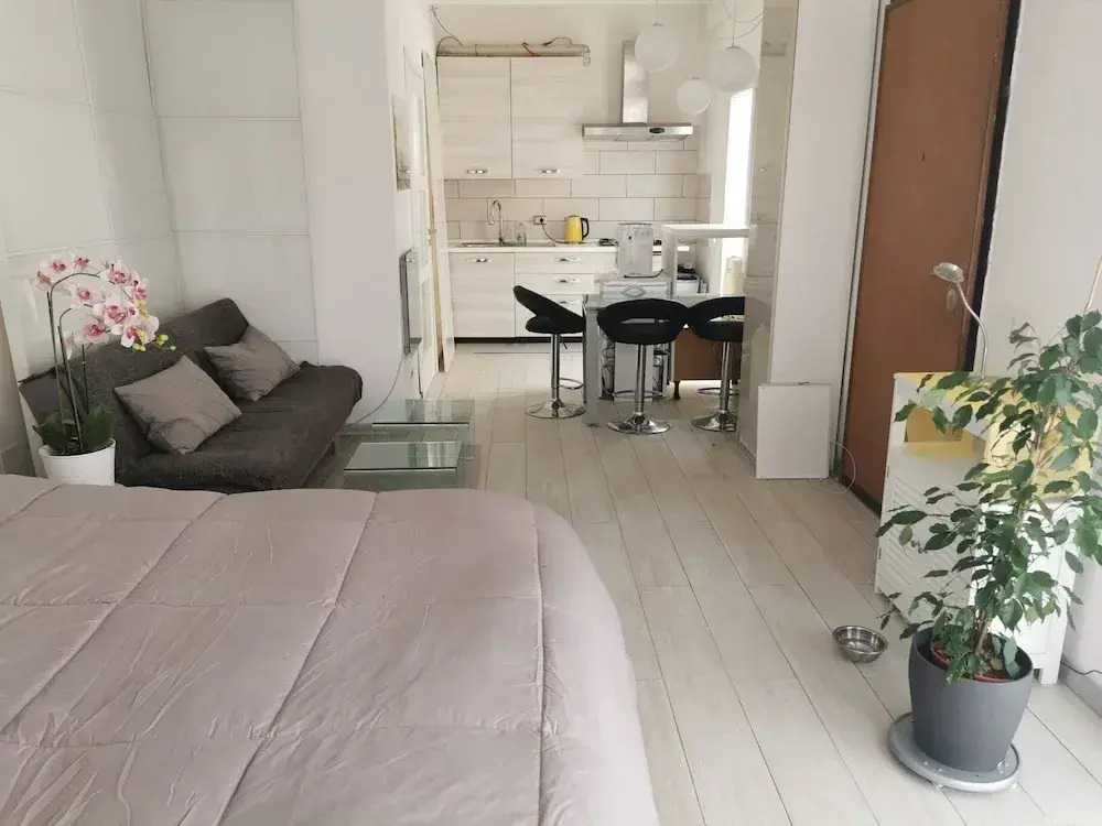 Apartment - Sleeps 2 - Parking - 5min To La Frasca