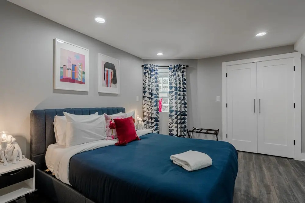 Modern Luxury 4 Bed 3.5 Bath with Garage Parking by AllSet Turnover