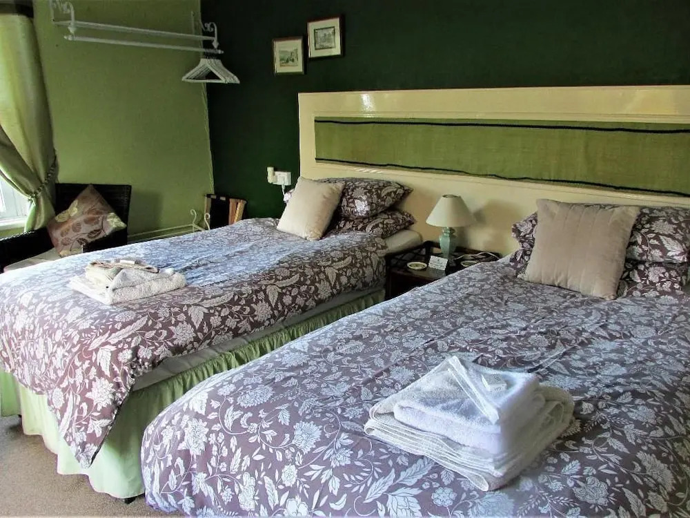 Lion Hotel