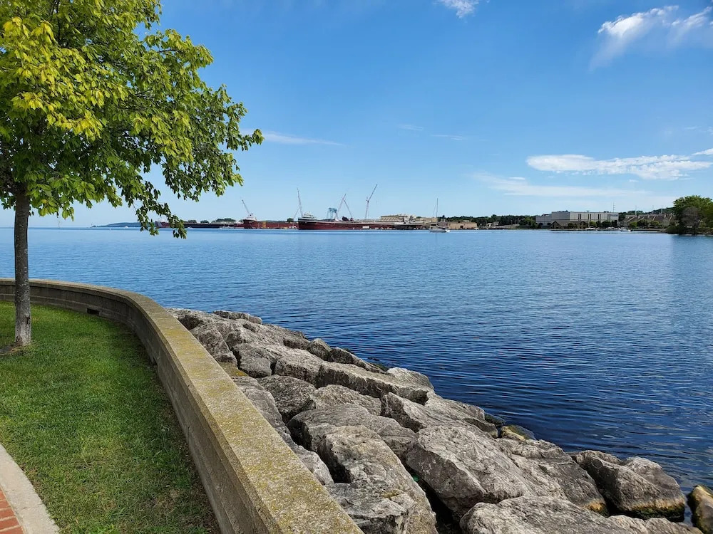Bridgeport Waterfront Resort
