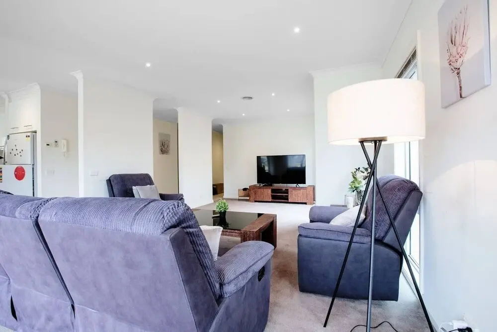 Superb Luxe 5BR House@point Cook Near Lake