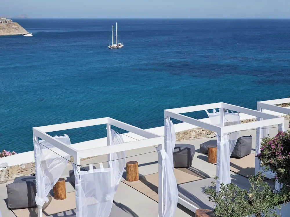 Vamos Mykonos