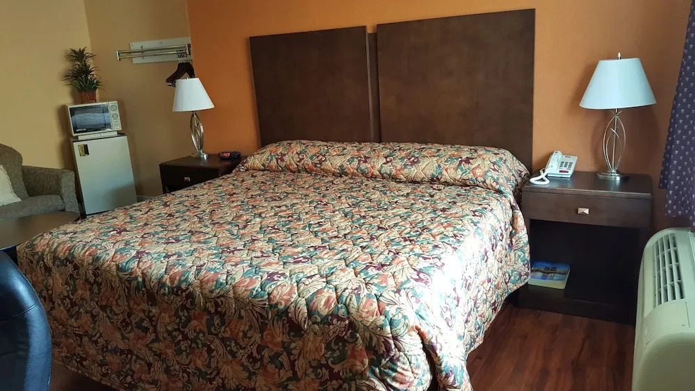 Camelot Inn