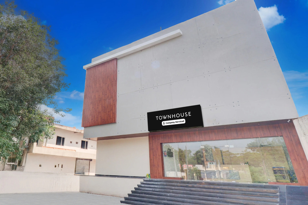 Super Townhouse Oak Army Aviation Base Jhansi