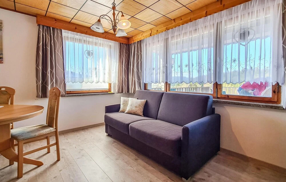 1 Bedroom Nice Home In Adorfot Leubetha