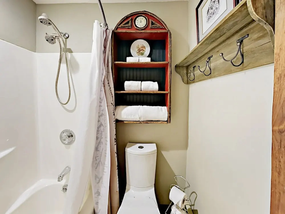 Dual Slopeside Studios Unit #301 and #302 2 Bedrooms 2 Bathrooms Condo