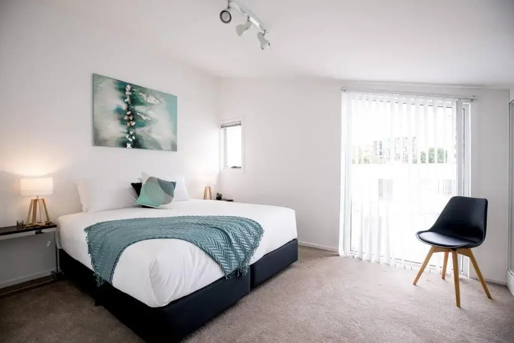 Chic Hobart Townhouse sleeps 9 - perfect location
