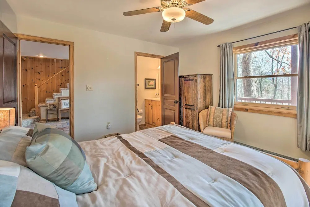 Cabin w/ Decks & Fire Pit Near Lost River