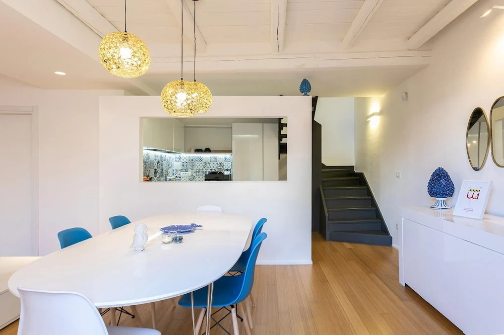 Mirror Apartment With Seaview Terrace