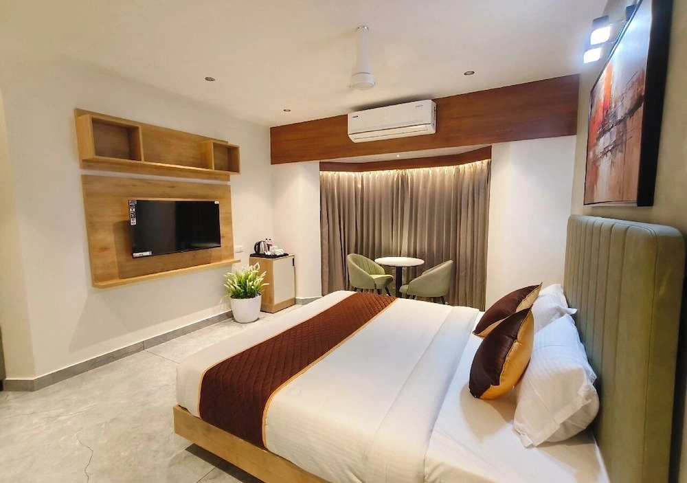 Mayo Suite