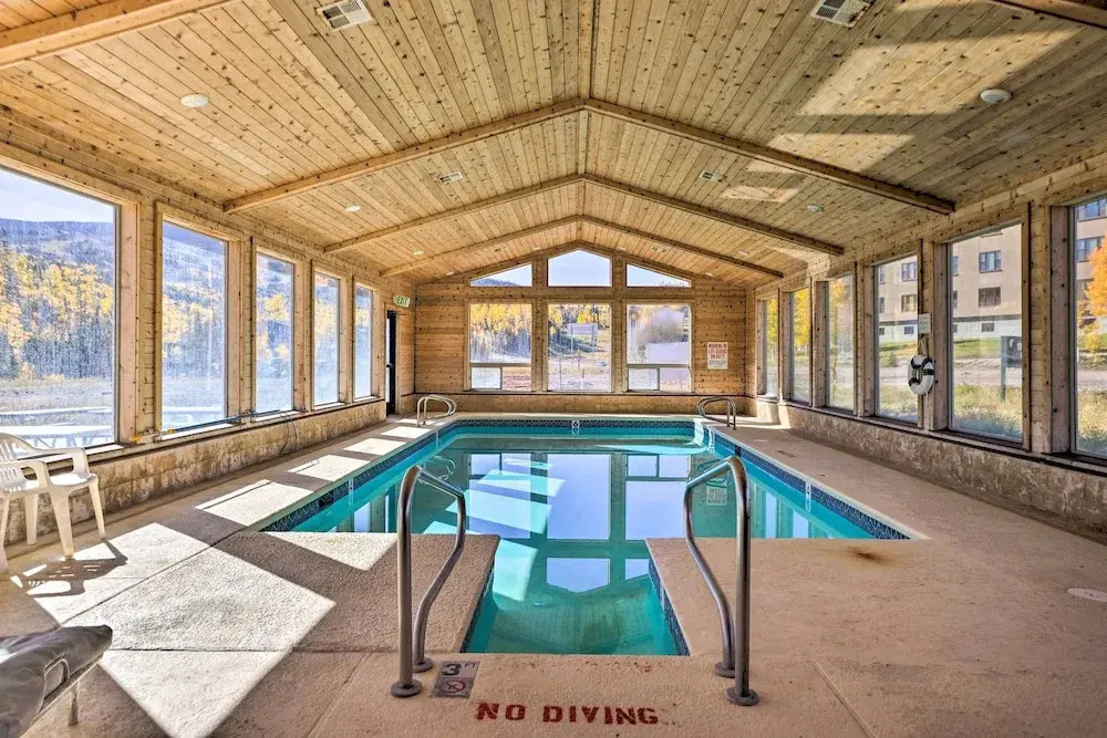 Cozy Studio w/ Balcony, Walk to Brian Head Resort!