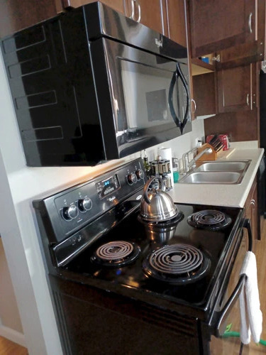 Loft Style Apt with Fast Wifi and Gym. 6502