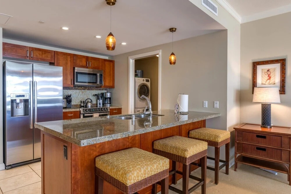 K B M Resorts- Hkk-309 Extra Large 2bdrm, Ocean Views, 3 King Beds, Just 75 Yards From the Ocean!