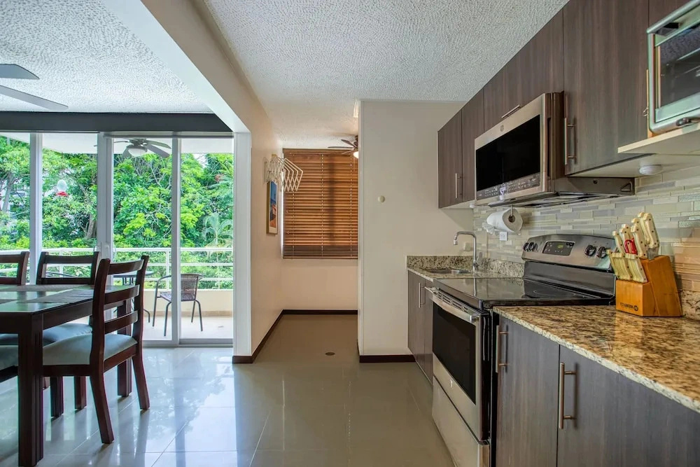 Luxury 3-bedroom Condo in Paradise