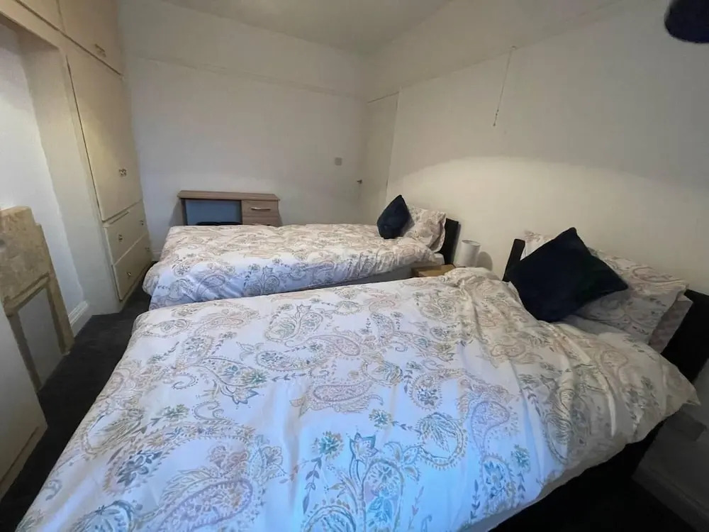 3-bed House - Sleeps 5 With Free Parking