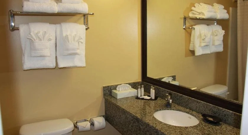 Seaside Inn & Suites