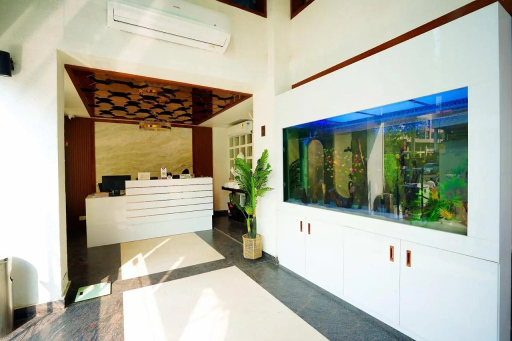 L N Hotels and Resorts