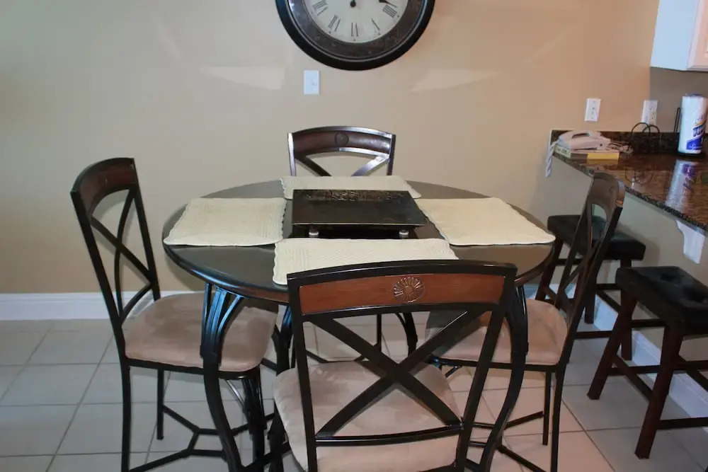 Lighthouse 1405 by ALBVR - Floor to ceiling sliding glass doors - 2BR plus kids bunk room