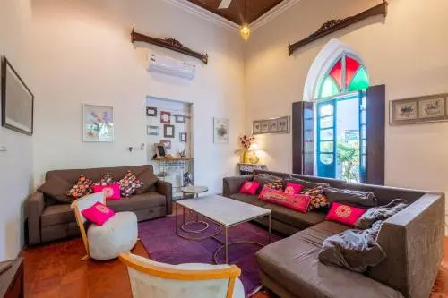 Private pool villa close to beach