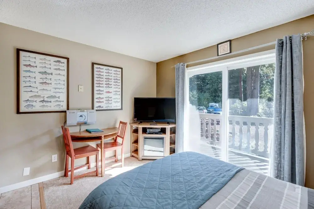 37SLL - Economical - Convenient - Kitchenette - Sleeps 2