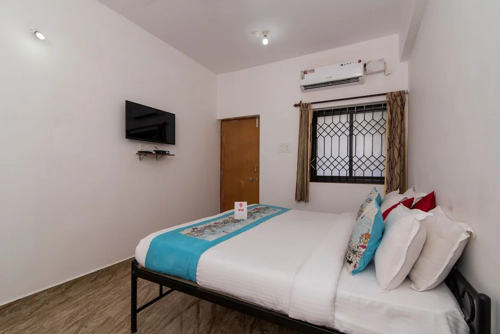 OYO 1044 Poornima Guest House