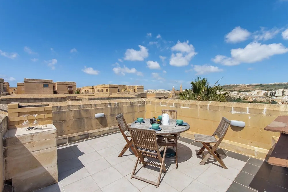 Getaway Npetto Gozitan Villa - Happy Rentals