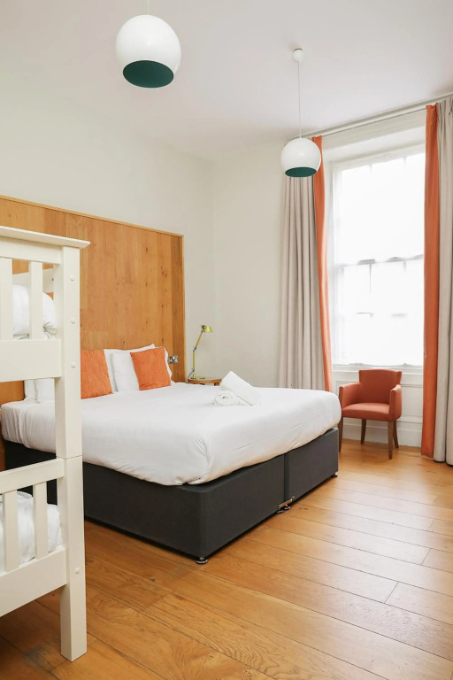 Cairn Hotel & Apartments
