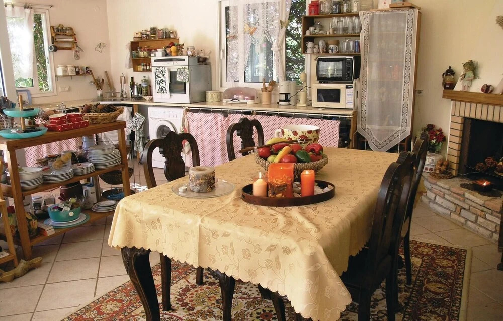 Amazing Home in Methoni Messinia With Wifi and 4 Bedrooms