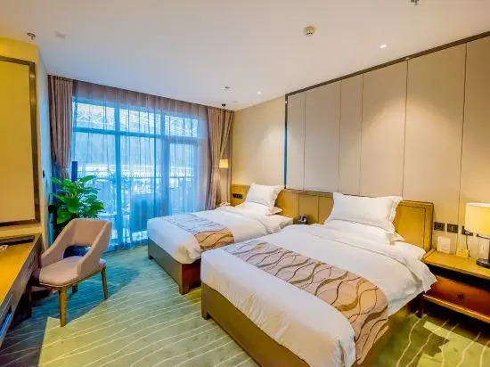 Fisher Island Holiday Hotel