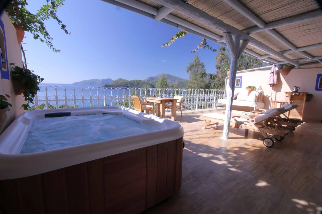 Beyaz Yunus Hotel