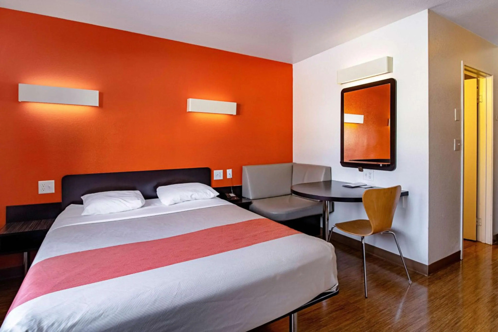 Motel 6-Palatine, IL - Chicago Northwest
