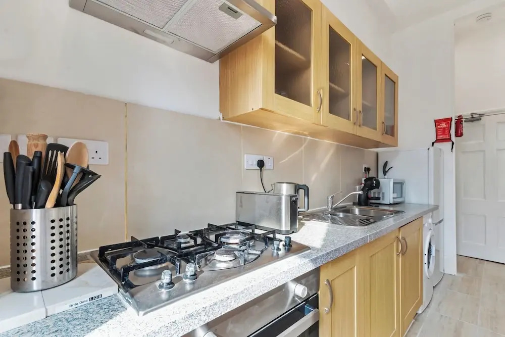 City Apartment - Sleeps 4 & Free Parking